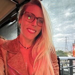 Meet your Posher, Jenny